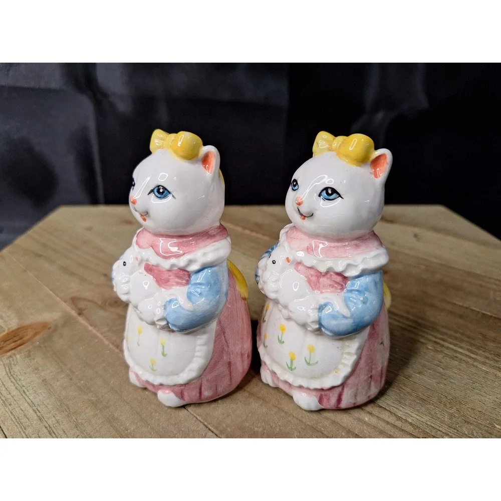 Vintage Anthropomorphic Cat Mother and Kitten Ceramic Salt and Pepper Shaker Set